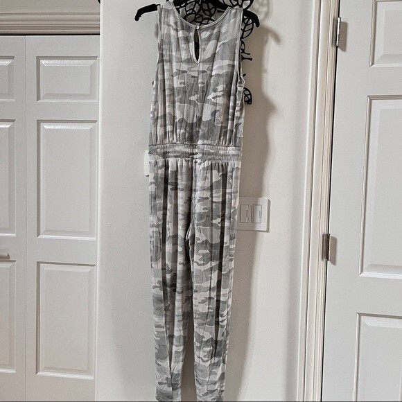 RACHEL ZOE Printed Scoop Neck Jumpsuit In Grey Camo S - Picture 5 of 9